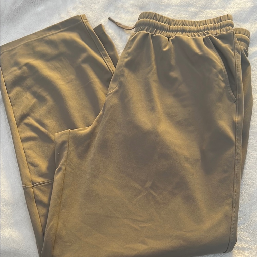 Mondetta Women's Tan Joggers